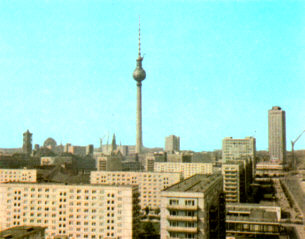 Blick ber Berlin, in: Meyers Neues Lexikon, Bd. 2, 2., vllig neu erarb. Aufl. in 18 Bnden, Leipzig 1972, S. 225, sv. ''Berlin''.