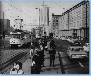 Georgiring - zwischen Karl-Marx-Platz und Hauptbahnhof, in: Leipzig, [Autorenkollektiv], 4., bearb. Aufl., VEB F. A. Brockhaus Verlag Leipzig, 1977, S. 95.