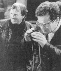 Wolfgang Kohlhaase (links), Autor und Koregisseur, und Konrad Wolf während der Dreharbeiten