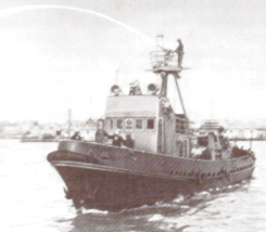 Feuerlöschboot, in: Meyers Neues Lexikon, 2., völlig neu erarb. Aufl. in 18 Bänden, Bd. 4, Leipzig 1972, S. 581, s.v. ''Feuerlöschboot'.