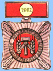 Meyers Neues Lexikon, 2., völlig neu erarb. Aufl. in 18 Bd., Bd. 7, Leipzig 1973, S. 624, sv. ''Kollektiv der sozialistischen Arbeit''. Meyers Neues Lexikon, 2., völlig neu erarb. Aufl. in 18 Bd., Bd. 7, Leipzig 1973, S. 624, sv. ''Kollektiv der sozialistischen Arbeit''.