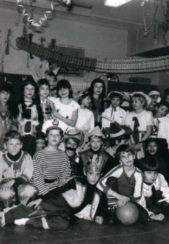 Fasching an einer Berliner Schule im Jahr 1985 - Copyright: Dana Schieck