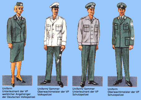 Uniformen, in: Meyers Neues Lexikon, 2., vllig neu erarb. Aufl. in 18 Bnden, Bd. 3, Leipzig 1972, S. 551, s.v. ''Deutsche Volkspolizei''. (Abbildung bearbeitet)